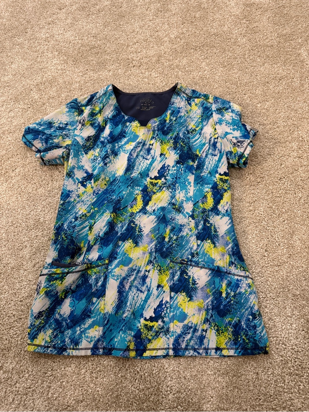 Cherokee Infinity Scrub Top size XS